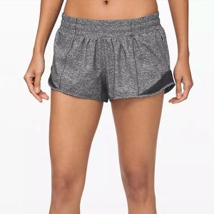lululemon Hotty Hot Low Rise Short 2.5”